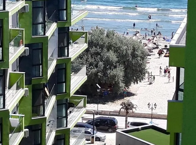 Melissa Pool & Mamaia-nord Daire