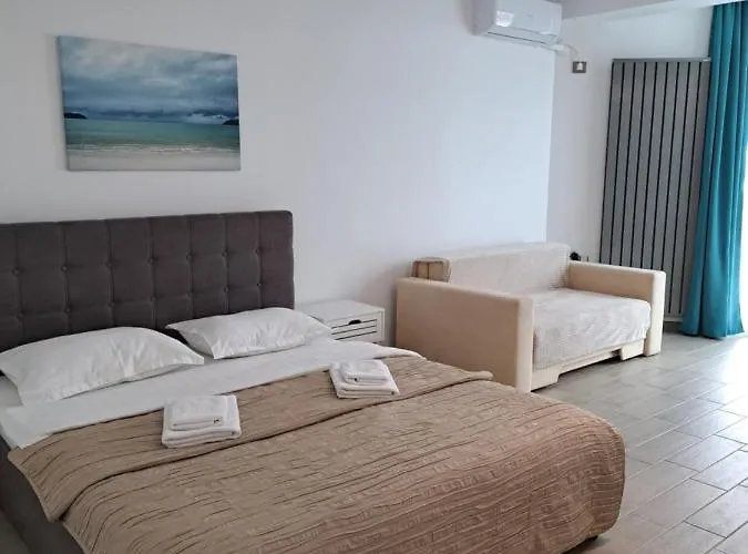 Melissa Pool & Mamaia-nord Daire