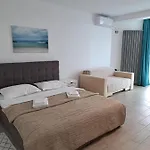 Melissa Pool & Mamaia-nord Apartment
