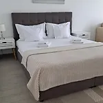 Melissa Pool & Mamaia-nord Apartment