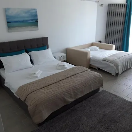 Melissa Pool & Mamaia-nord Apartment