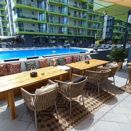 Melissa Pool & Mamaia-nord * Navodari