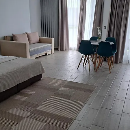 Melissa Pool & Mamaia-nord