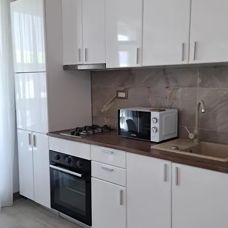 Melissa Pool & Mamaia-nord Apartmán *