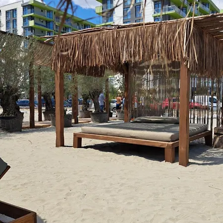 Melissa Pool & Mamaia-nord *